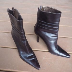 Stuart Weitzman brown leather ankle boots